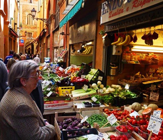 Bologna: Guided Walking Tour - Mercato di Mezzo and the city’s food culture