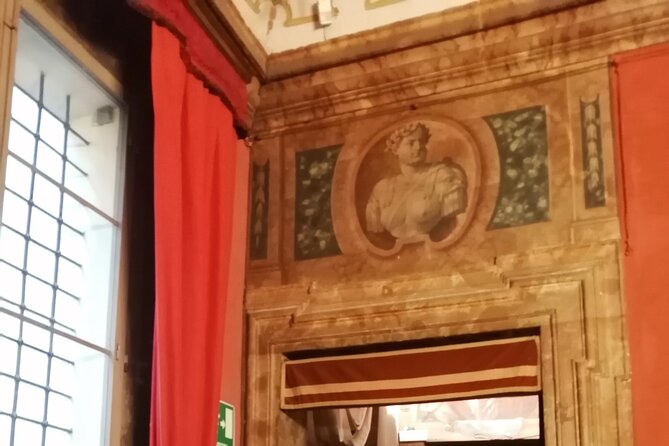 Bologna historical art walking tour with hidden gems and tastings - The Quadrilatero, where history still smells like lunch