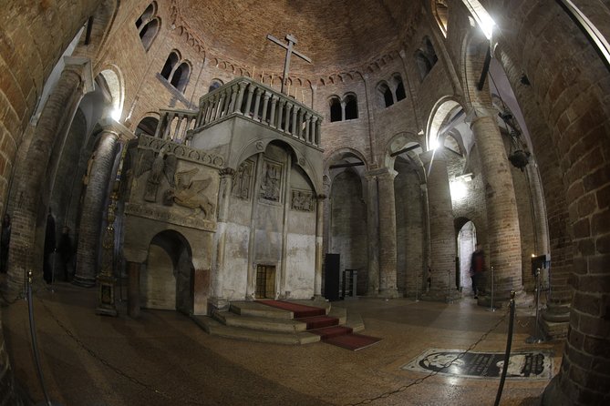 Bologna historical art walking tour with hidden gems and tastings - Santo Stefano, Bologna’s church complex in miniature