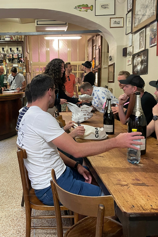 Bologna: Walking Food Tour and Highlights with a Local Guide - Why this food walk works well in Bologna
