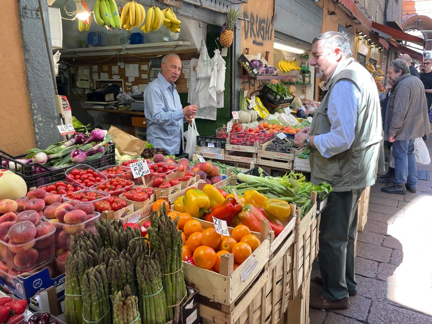 Bologna: Walking Food Tour and Highlights with a Local Guide - Vicolo Ranocchi for mortadella, bread, and wine