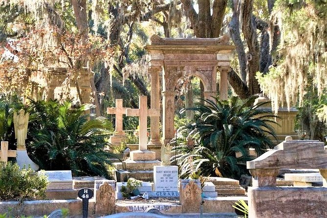 Bonaventure Cemetery Walking Tour with Transportation - Why Bonaventure Cemetery deserves your time
