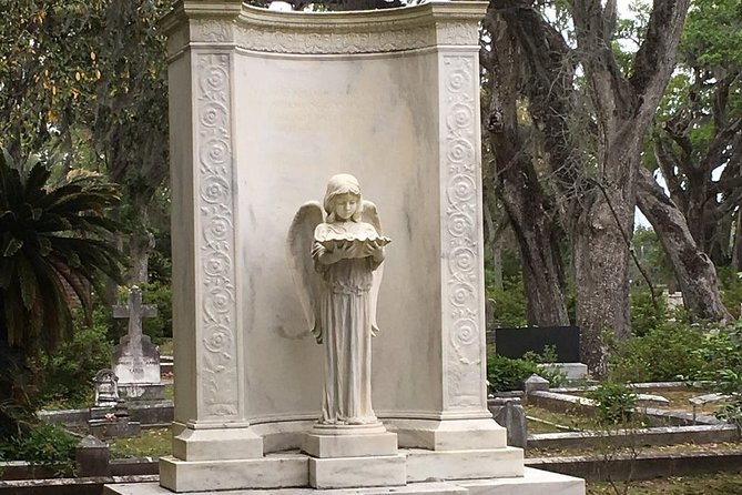 Bonaventure Cemetery Walking Tour with Transportation - What you will and will not hear