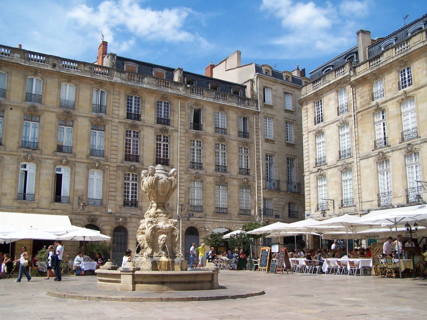 Bordeaux: Guided Walking Tour - From wide avenues to Saint-Pierre’s narrow lanes