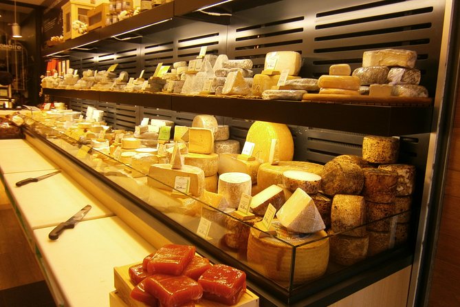 Bordeaux Historic and Gourmet Food Walking Tour - The cathedral, old streets, and a leisurely route