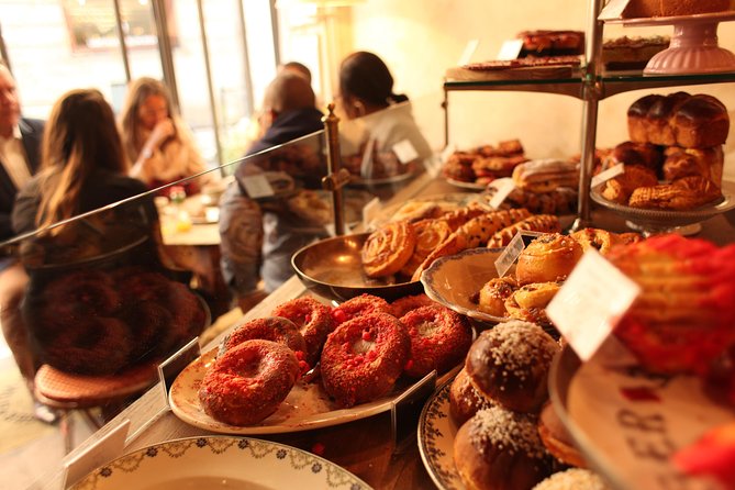 Bordeaux Historic and Gourmet Food Walking Tour - The canelé stop: a small pastry with a big local role
