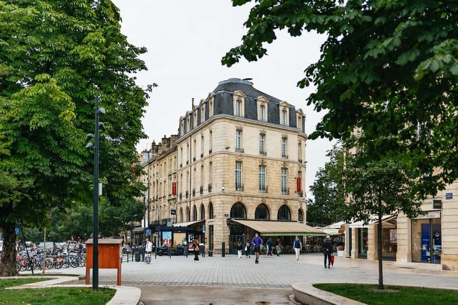 Bordeaux: Mystery and Myths Walking Tour - Key points at a glance