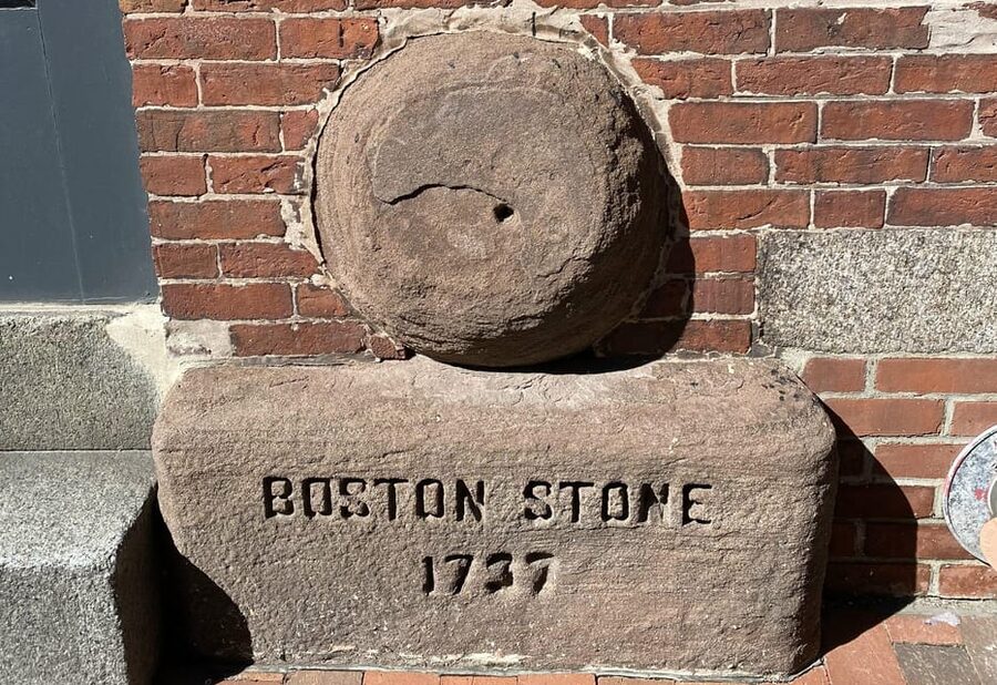 Boston: Freedom Trail Guided Walking Tour in French - The Old State House and the Boston Massacre site