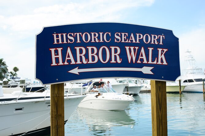 Boston Seafood Lovers Food and History Walking Tour - The guide makes or breaks the history