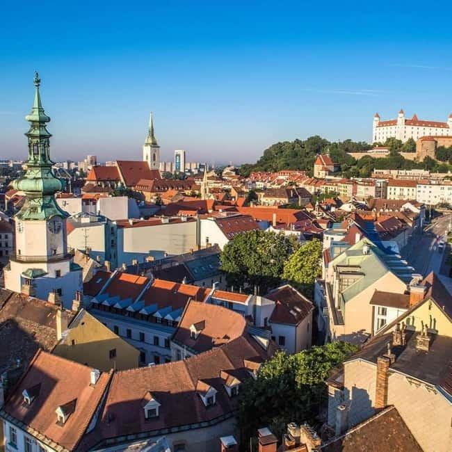 Bratislava: 1-Hour Small Group Walking Tour - Guide quality and the small-group difference