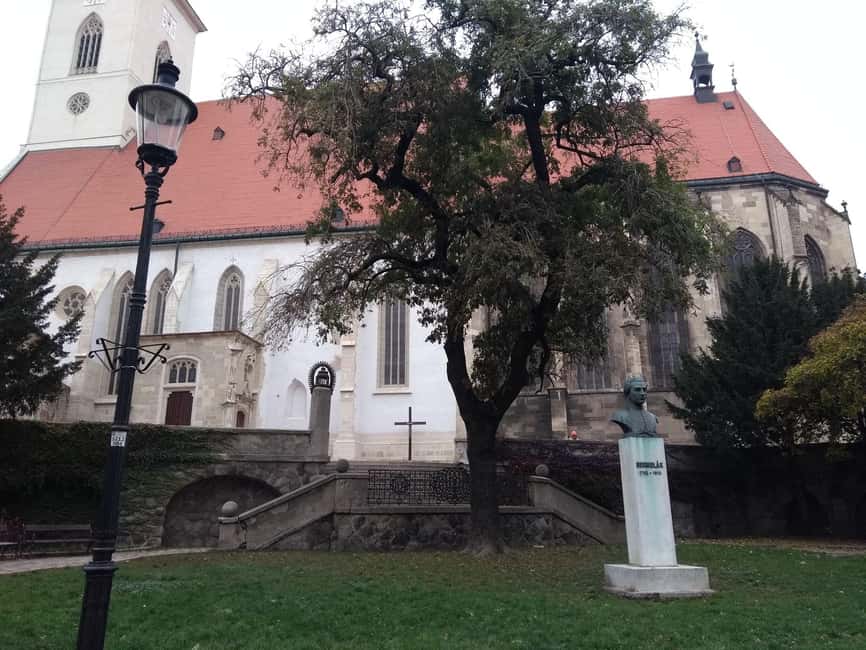 Bratislava: Old Town and Castle Walking Tour - Key points at a glance