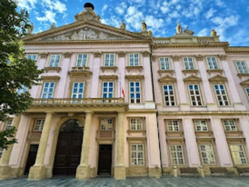 Bratislava: Private Walking Tour with Optional Beer Tasting - What the optional beer tasting adds