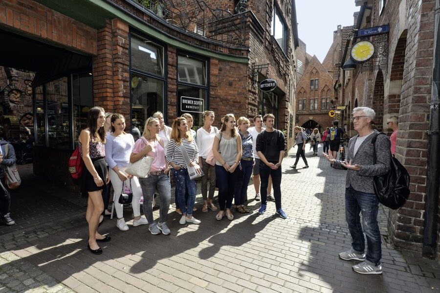 Bremen: City Center Guided Walking Tour - Schnoor quarter, Bremen’s oldest lanes