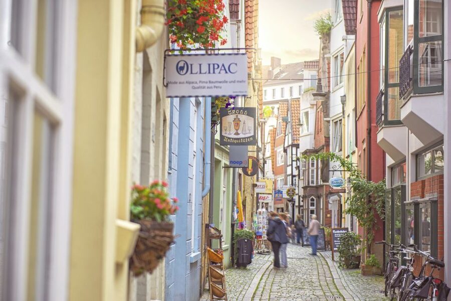 Bremen: City Center Guided Walking Tour - Value, weather, and practical comfort