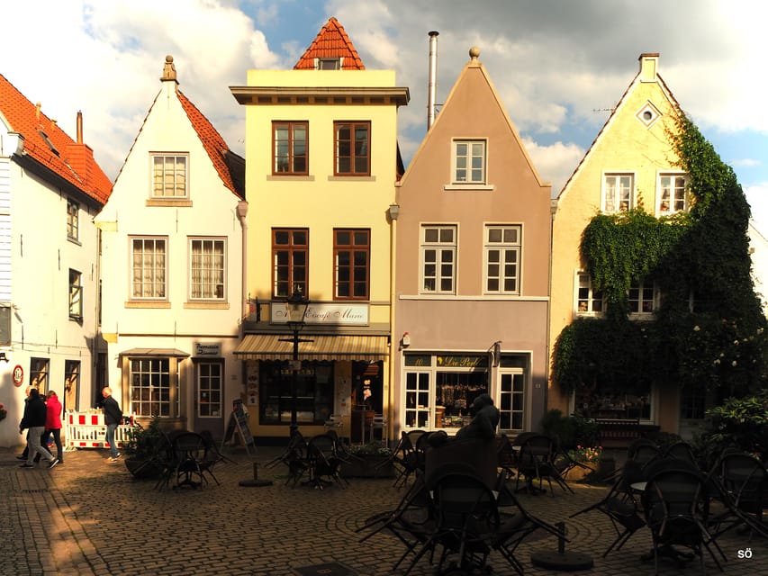 Bremen: Walking Tour of Historic Schnoor District - A compact lesson in German architectural styles