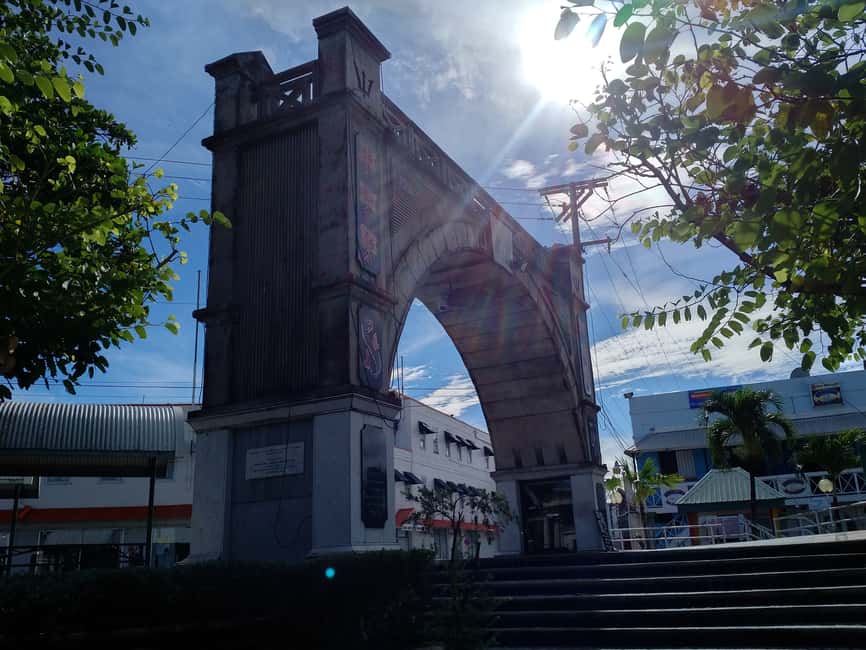 Bridgetown: A Guided Walking Tour of The History of a City - Start at Independence Square with Bridgetown’s origin story