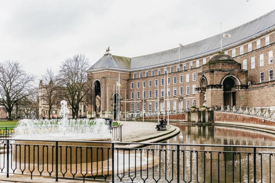 Bristol: Blackbeard to Banksy Guided Walking Tour - From the Hatchet Inn to the Cenotaph
