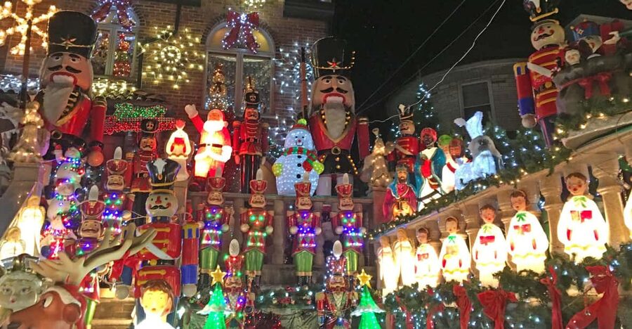 Brooklyn: Dyker Heights Christmas Walking Tour - Why Dyker Heights is worth the long ride