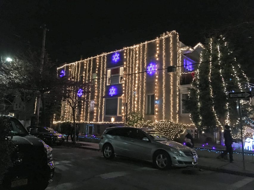 Brooklyn: Dyker Heights Christmas Walking Tour - Lucy Spata and the story behind the tradition