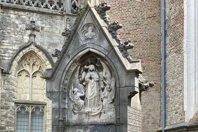Bruges by a Local: Exciting Stories, Mysteries, People and Choco - Gruuthuse, Our Lady, and an impressive church tower