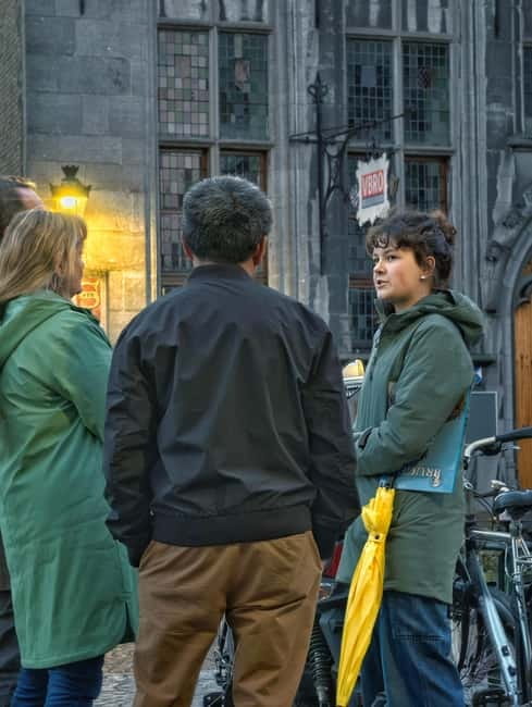 Bruges: Nightly Tales and Untold History Walking Tour - What the guides do best
