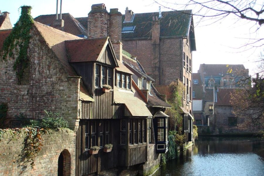 Bruges Private 2-Hour Walking Tour - Guide quality and the private format