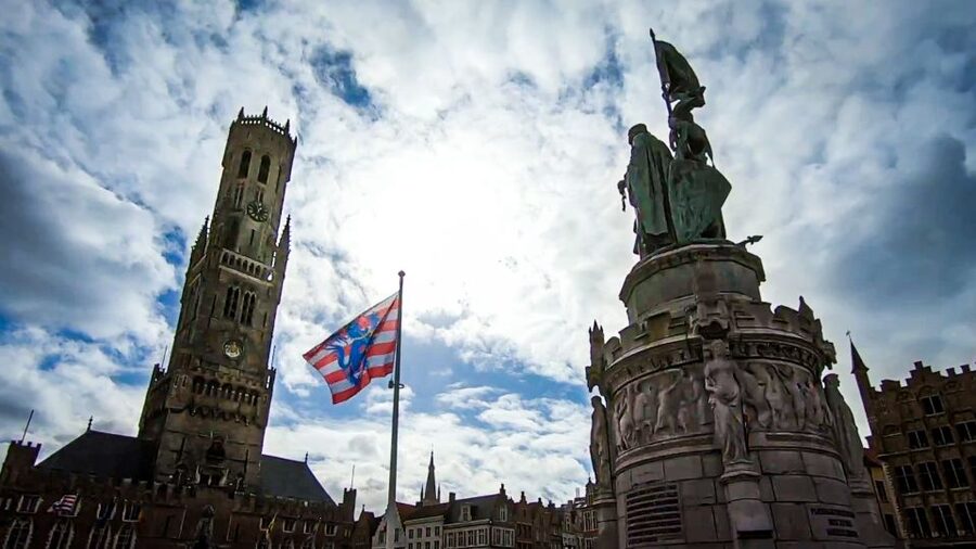 Bruges: Private Historical Highlights Walking Tour - Gruuthuse Palace and the city’s wealthy families
