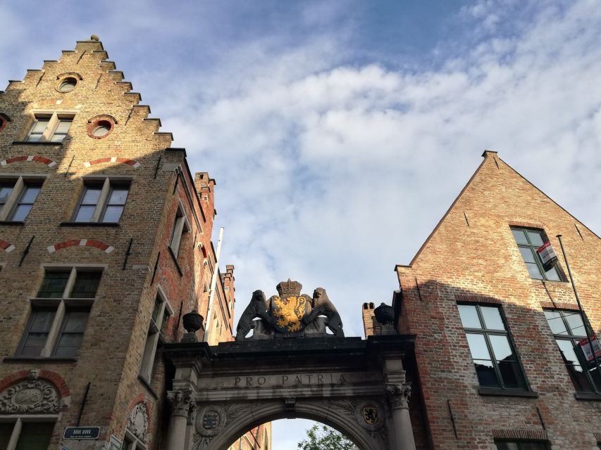 Bruges: Private Historical Highlights Walking Tour - Minnewater and the Beguinage