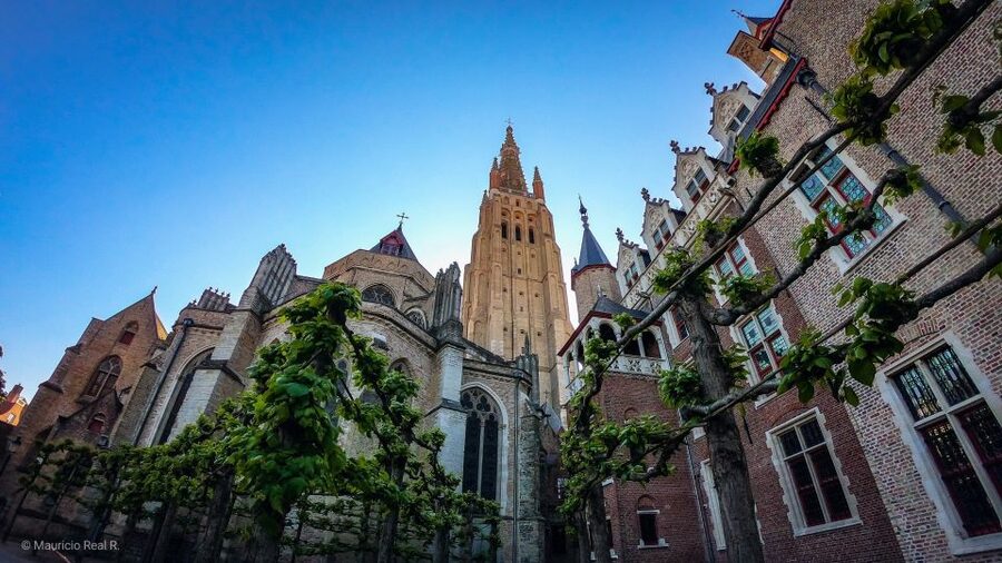 Bruges: Private Historical Highlights Walking Tour - What you can cover in two hours