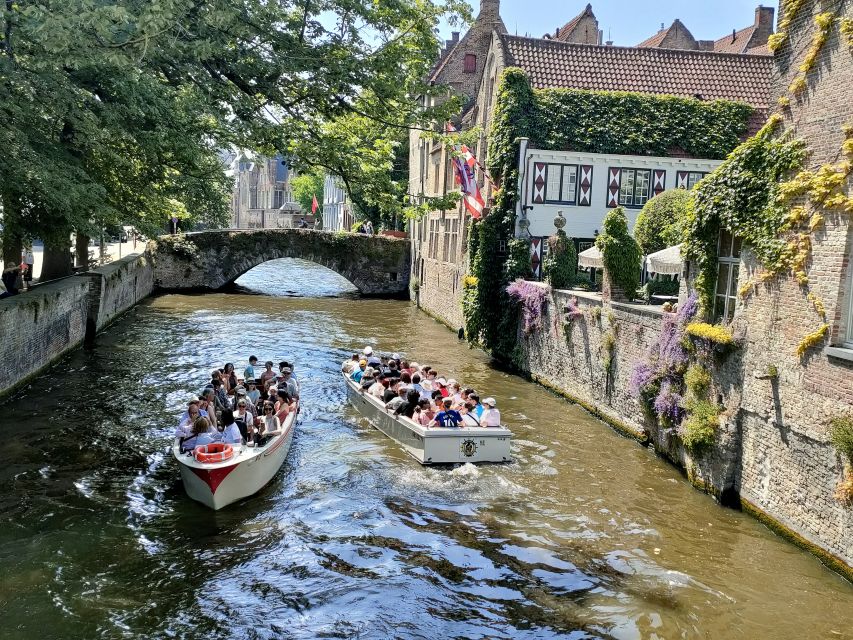 Bruges: Small Group Boat Cruise and Guided Walking Tour - Guides, pacing, and the human side of the tour