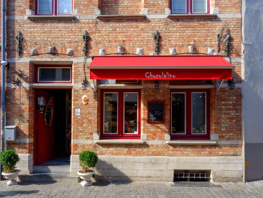 Bruges: Walking Tour, Canal Boat Trip w/Beer Tasting Option - From the Lake of Love to the Beguinage