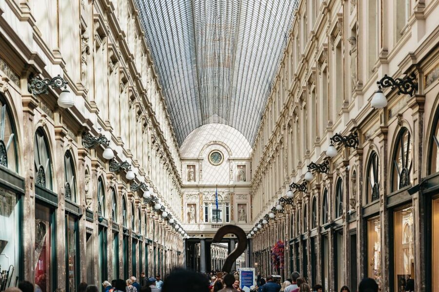 Brussels: City Highlights Walking and Tasting Tour - Four Belgian beers at a local bar