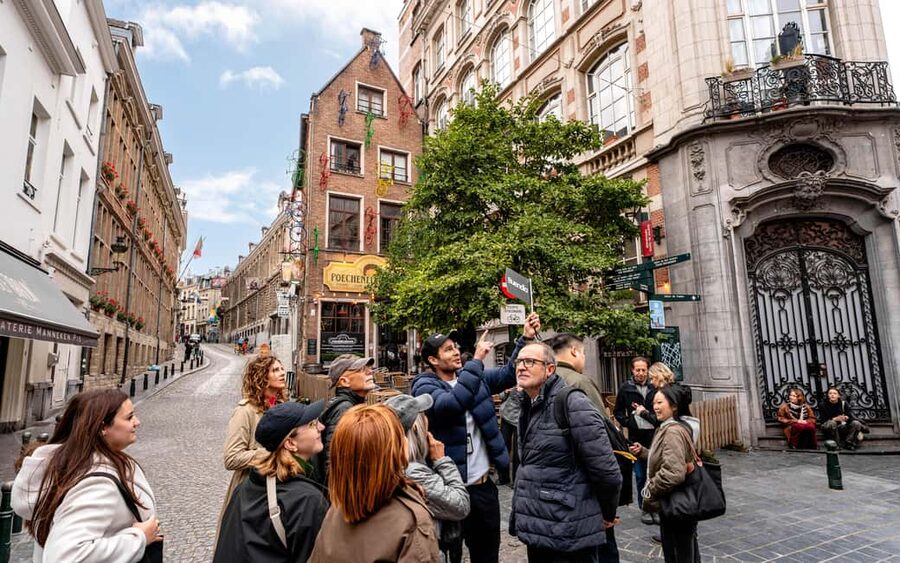 Brussels: Guided Walking Tour with Optional Beer Tasting - Saint Nicholas Church, a quieter historical pause