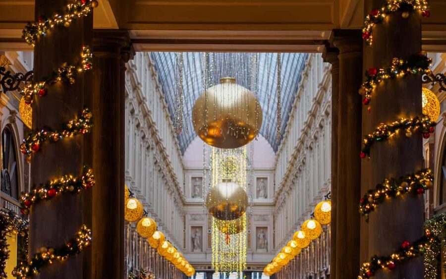 Brussels: Guided Walking Tour with Optional Beer Tasting - What the guides add to the route