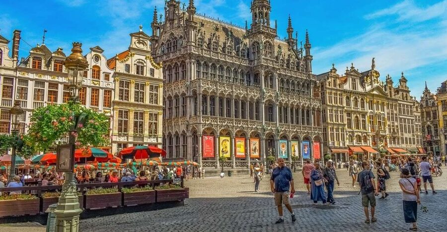 Brussels: Guided Walking Tour with Optional Beer Tasting - Starting beneath the Grand Place buildings