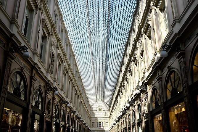 Brussels Highlights Walking and Bus Tour w/ Waffle - The waffle, the languages, and the guide