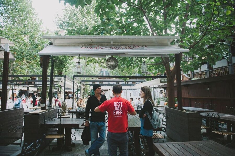 Bucharest: 3-Hour Walking Tour - Trying a covrig, Romania’s everyday street snack