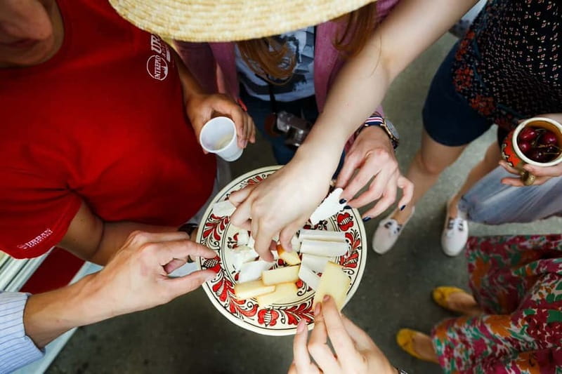 Bucharest: Hidden Markets Walking Tour with Tastings - Batiștei and the forgotten American embassy