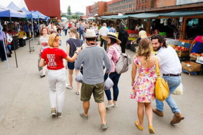 Bucharest: Hidden Markets Walking Tour with Tastings