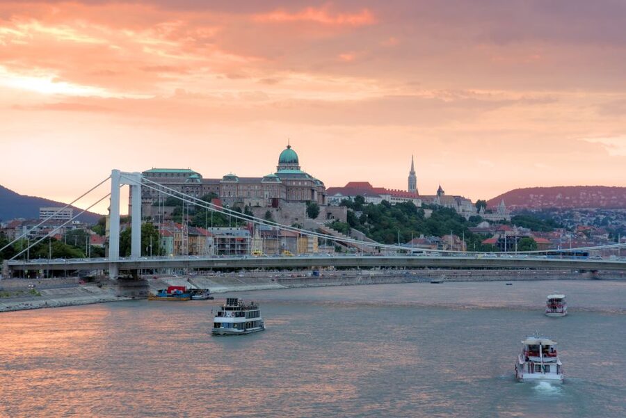Budapest: 3-hour City Tour with Castle Walk + 1-hour Cruise - Castle Hill: the tour’s best walking stop
