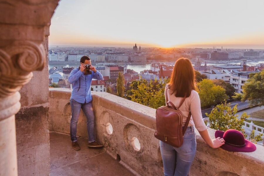 Budapest: 3-hour City Tour with Castle Walk + 1-hour Cruise - Gellért Hill and the city below