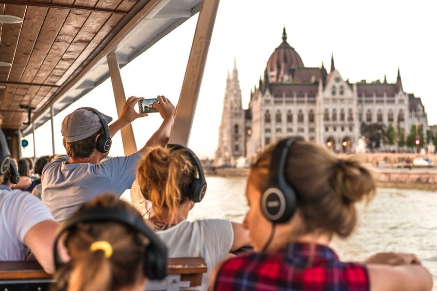 Budapest: 3-hour City Tour with Castle Walk + 1-hour Cruise - Andrássy Avenue, the Opera, and Heroes’ Square