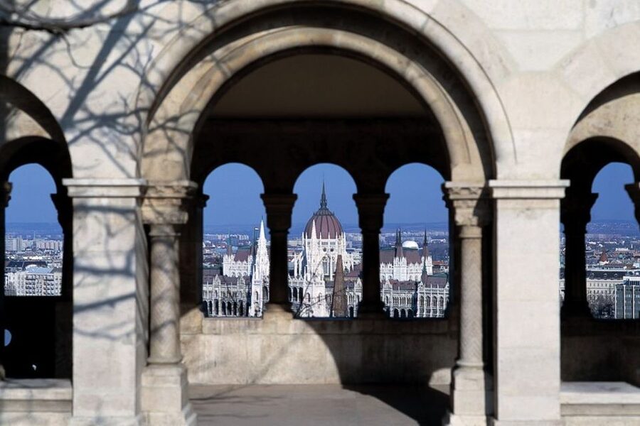 Budapest: 3-Hour Grand City Tour and Castle Walk - Who should book this tour?