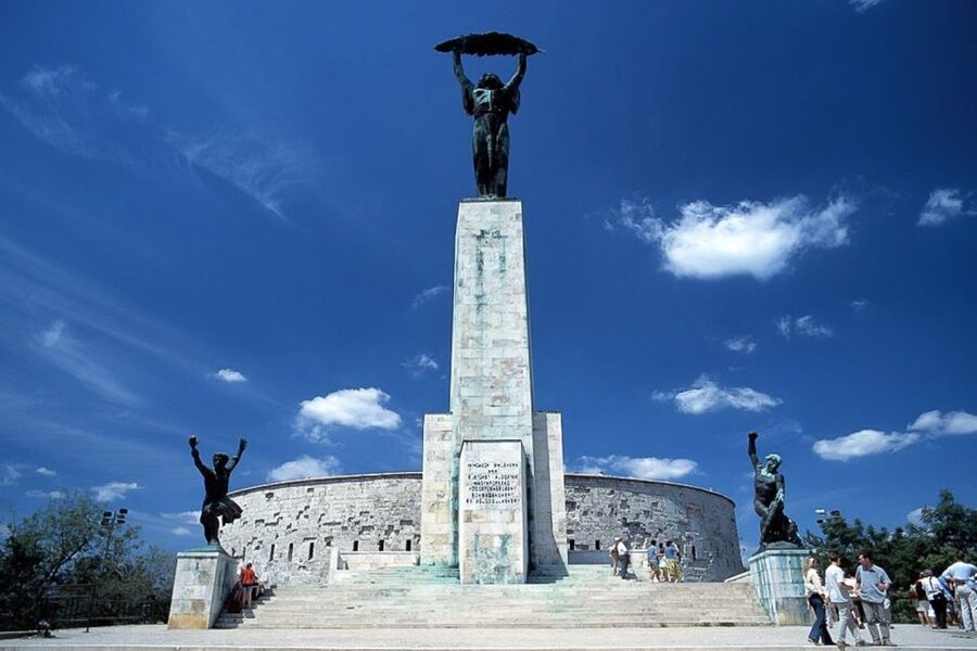 Budapest: 3-Hour Grand City Tour and Castle Walk - Why the 75-minute Castle Hill stop matters