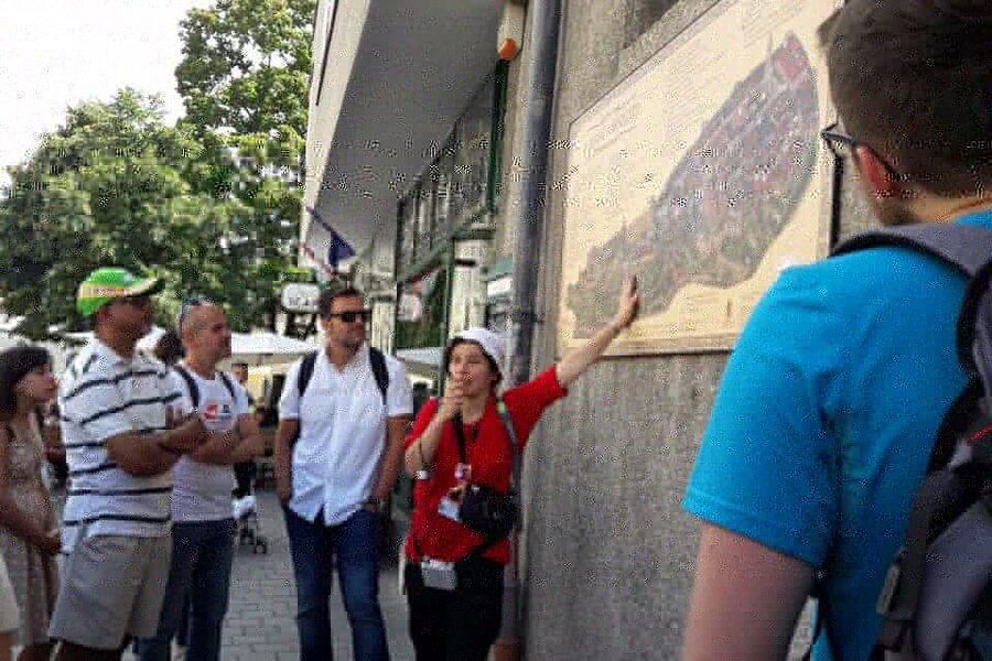 Budapest: Buda Castle District Walking Tour - Why the guides matter so much