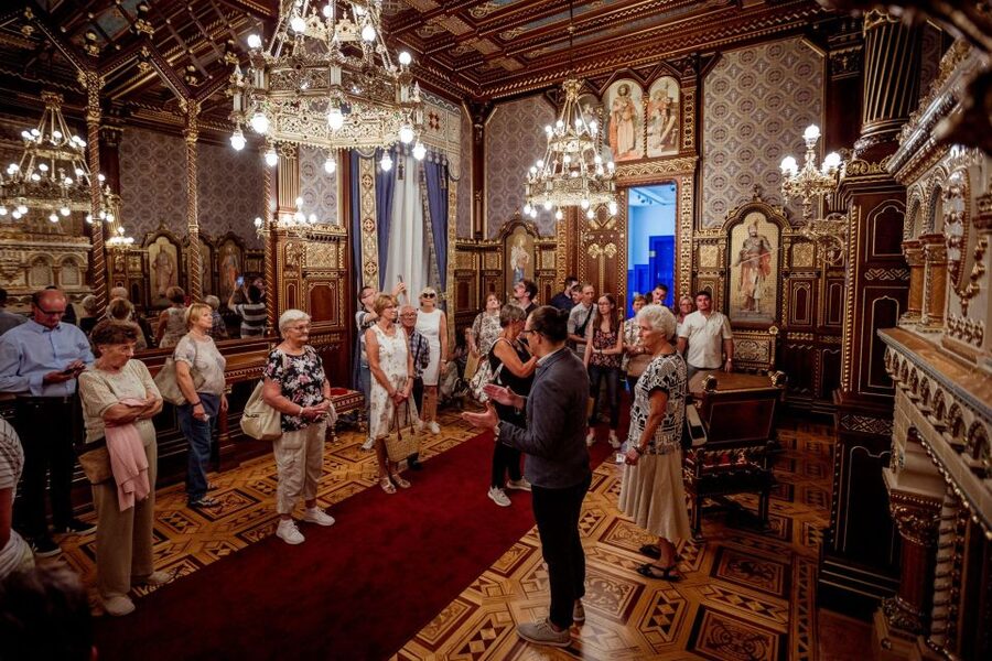Budapest: Buda Castle Walk with Saint Stephen's Hall - St. Stephen’s Hall, the tour’s indoor highlight
