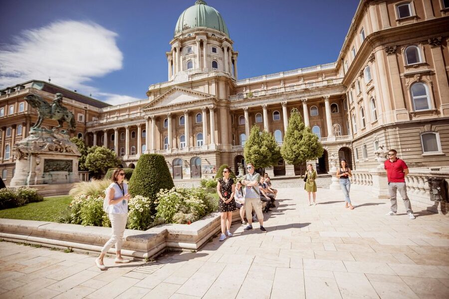 Budapest: Buda Castle Walk with Saint Stephen's Hall - What the history covers in 90 minutes