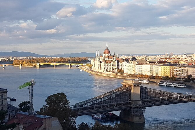 Budapest: Castle District Walking Tour - The Jewish Prayer House and baroque residential streets