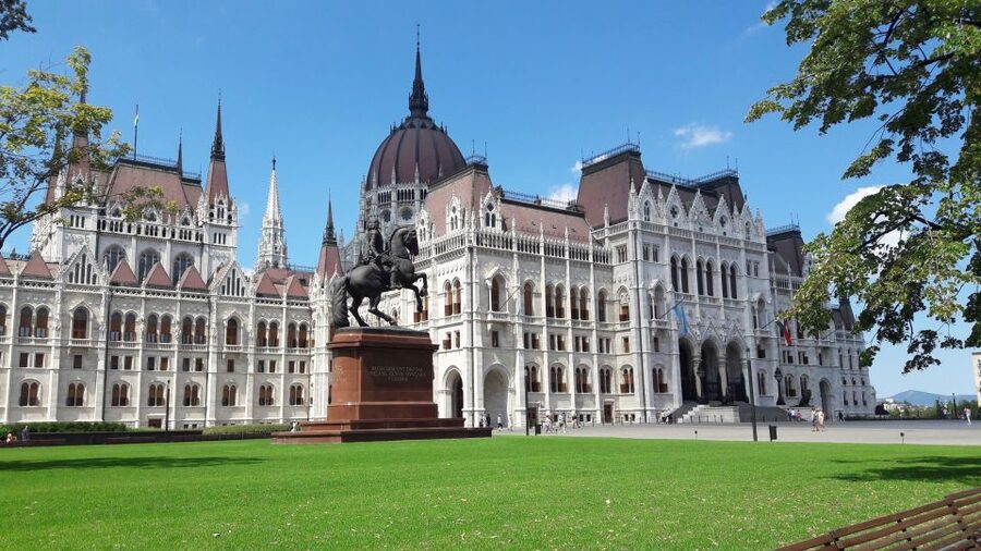 Budapest: City Center Walking Tour - Pedestrian streets and the smiling Mr. Safe