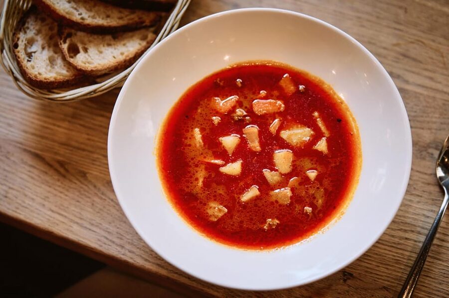 Budapest Guided Food Walking Tour with Drinks Included - Why the guide matters so much